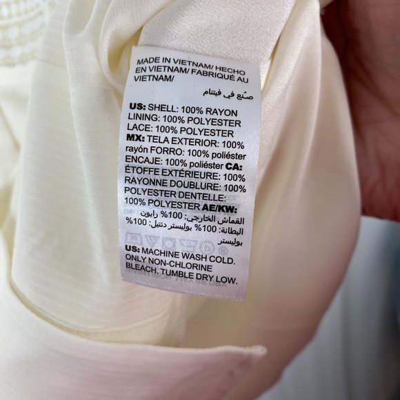 Chico's Cream Button Up‎ Blouse Lace Detail size 8/10 - Picture 5 of 6